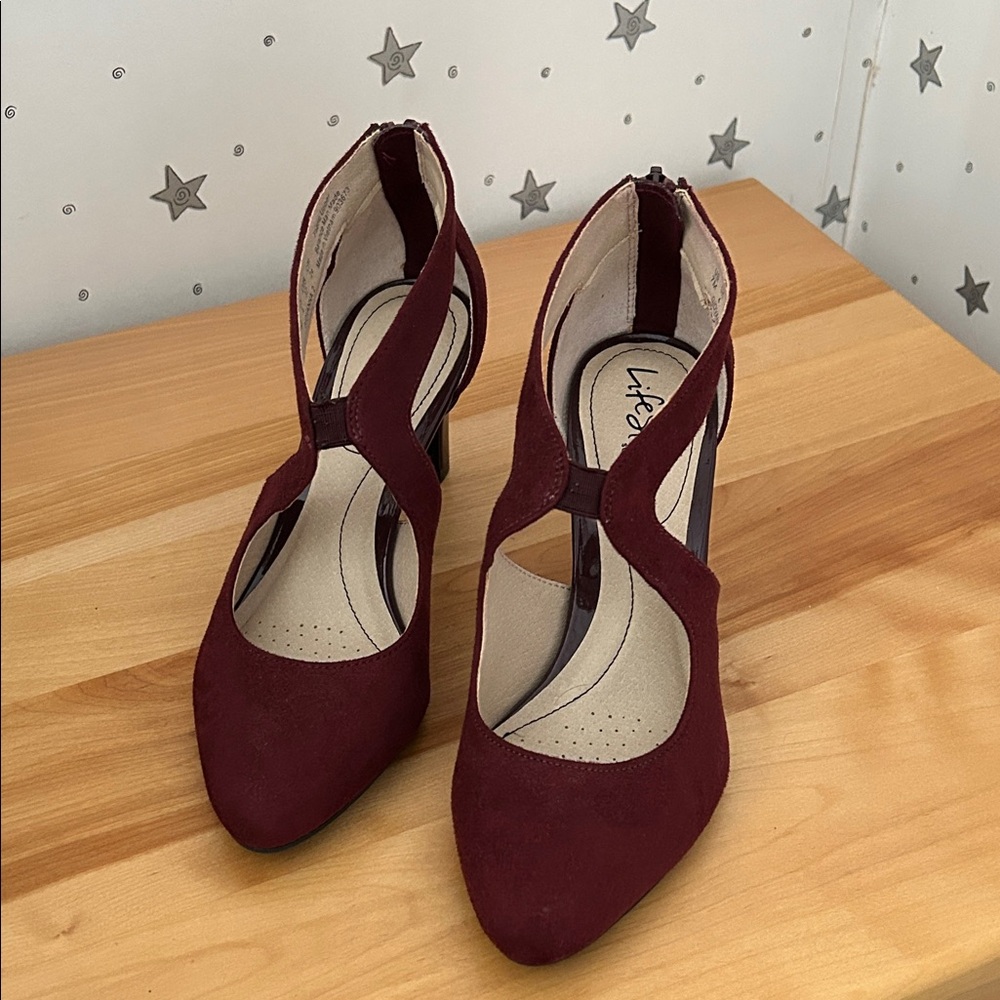 Worn once - Life Stride maroon heels size 7.